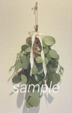 ユーカリポポラス、南天の実 フレッシュスワッグ リネン裂きリボン リーフタグ付