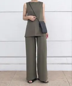 【試着のみ】ユニクロクレープジャージーストレートパンツ ノースリーブセットアップ