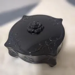 ANNA SUI ローズモチーフ 小物入れ ブラック - メルカリ