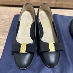 Salvatore Ferragamo 黒 リボン パンプス　5 2/1