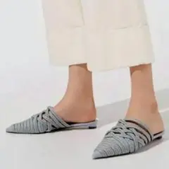 美品✨『CHARLES & KEITH 』ポインテッドトゥ 編み込み ミュールのサムネイル