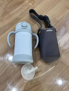 THERMOS 子ども用水筒 グレー ストラップ付き　ケース付き