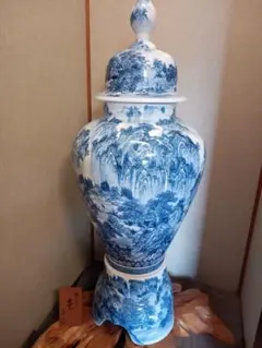 有田焼　青白磁の大壺 木製台座付き