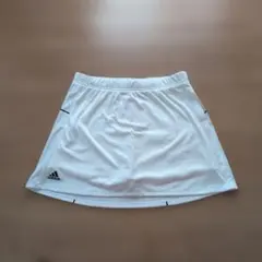 adidas ホワイト テニススカート