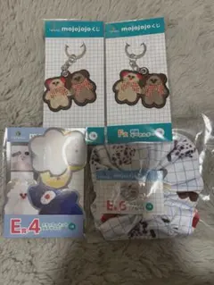 mojojojoくじ ステッカー(B)、刺繍キーホルダー×2、シュシュ(ブルー)