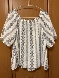オフショルダー ブラウスのサムネイル