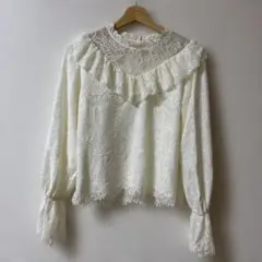 Wクローゼットのブラウス　　白
