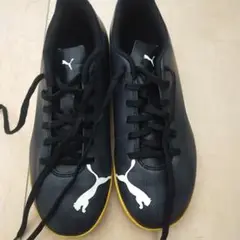 最終値下げ☆Puma サッカーシューズ ブラック/イエロー UK6　25センチ