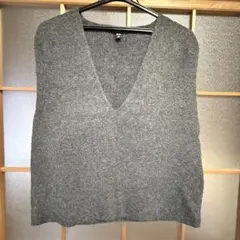 UNIQLO 3DスフレヤーンVネックベスト Mダークグレー