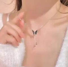 ネックレス　韓国　シルバー　量産型 ♥️人気商品♥️おしゃれ　蝶々　レディース