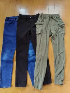 140㌢キッズ服 ボトムス 3点セット デニム・カーキ・ブラックまとめ売り