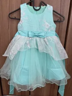 ミントグリーン刺繍ドレス フリル付き120