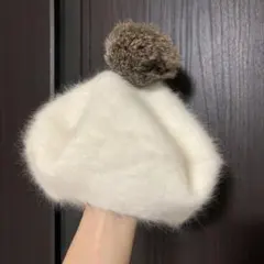ホワイトファーポンポン　ベレー帽