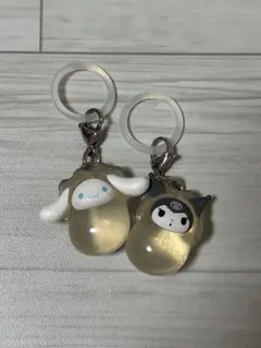 ガチャガチャ　なりきりオイスター　クロミ　シナモロールめじるしアクセサリー①