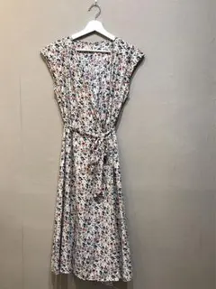 VIS 花柄カシュクールワンピース