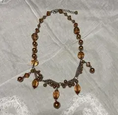 ゴールドボールとビーズのデザインネックレス