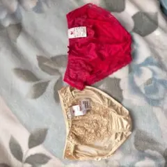 ハイウエストショーツ2枚セット（赤・ベージュ）