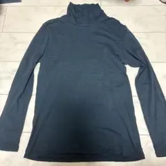 ダークブルー タートルネック長袖カットソー