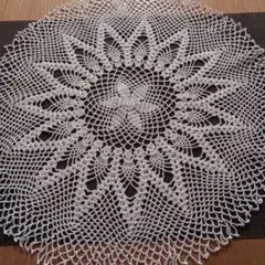 ホワイト花模様レース編み