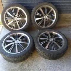 車(ホイールタイヤ)のサムネイル