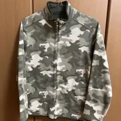 ユニクロ　リバーシブル迷彩フリースジャケット150cm
