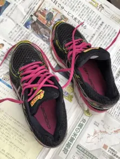 asics 22.5cm 子ども又は婦人用スニーカー