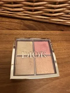 Dior バックステージフェイスグロウパレット 004