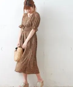 花柄ワンピース