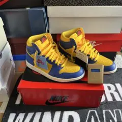 NIKE WMNS AIR JORDAN 1 RETRO HI OG 25.5