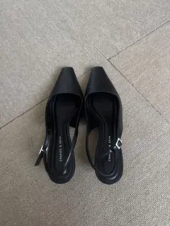 CHARLES & KEITH スリングバックパンプス ブラック ミュールのサムネイル