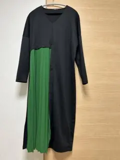 m*u様 osmosis 黒と緑の長袖ワンピース