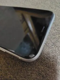 Apple iPhone XR ホワイト 画面傷あり