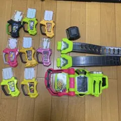 仮面ライダーエグゼイド変身ベルトとガシャットセット DXげーマドライバー