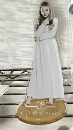 twice サナ　グッズ　まとめ売り　うちわ　缶バッジ　アクスタ　ガチャ twice サナ グッズ まとめ売り うちわ 缶バッジ アクスタ ガチャ