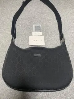 GUCCI ブラック GGパターン ボディバッグ
