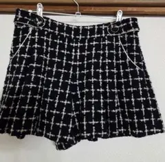 ネイビー&ホワイトのチェック柄フレアショートパンツ