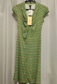 【新品】Issa London シルクジャージーワンピース パイナップル柄のサムネイル