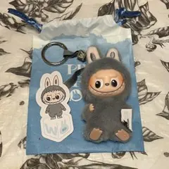 ラブブ イニシャル ぬいぐるみペンダントW