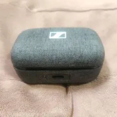 ゼンハイザー MOMENTUM True Wireless 4 の充電ケースのみ - メルカリ