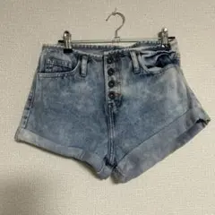 FOREVER21 デニム　ショートパンツのサムネイル