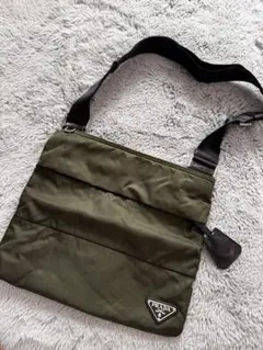 PRADA ナイロン ショルダーバッグ オリーブグリーン