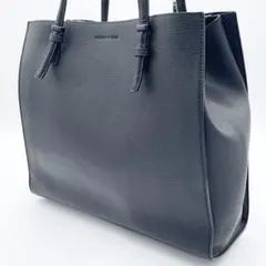美品】CHARLES & KEITH トートバッグ A4 レザー 黒 ロゴ金具 - メルカリ