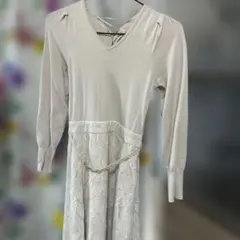 MISCHMASCHクリーム色 Vネック ニットワンピース