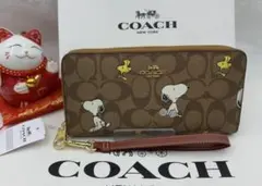 COACH スヌーピー柄 長財布