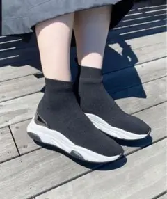 プラスダイアナ　ミッドカットニットスニーカー　22.5cm　黒　ブラック