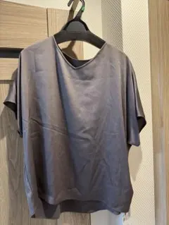 新品 MICHEL KLEIN 光沢ドルマンブラウス 38のサムネイル