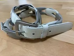 ホワイトとグレーの編み込みベルト