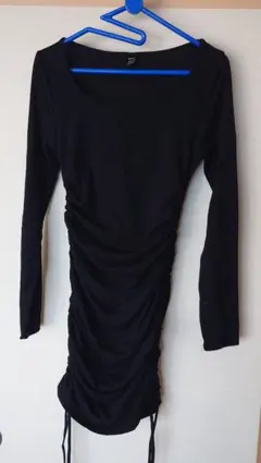 SHEIN ソリッドサイドリボンドローストリング ルーシュボディコンドレス