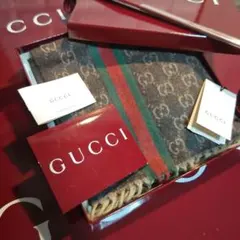 新品✨GUCCIマフラー❗️箱紙袋セット✨グッチマフラー　グッチ　マフラー GUCCIマフラー✨新品！箱紙袋セット✨グッチマフラー グッチ