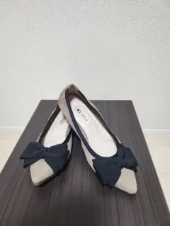 DIANA リボン付きフラットシューズ ベージュ